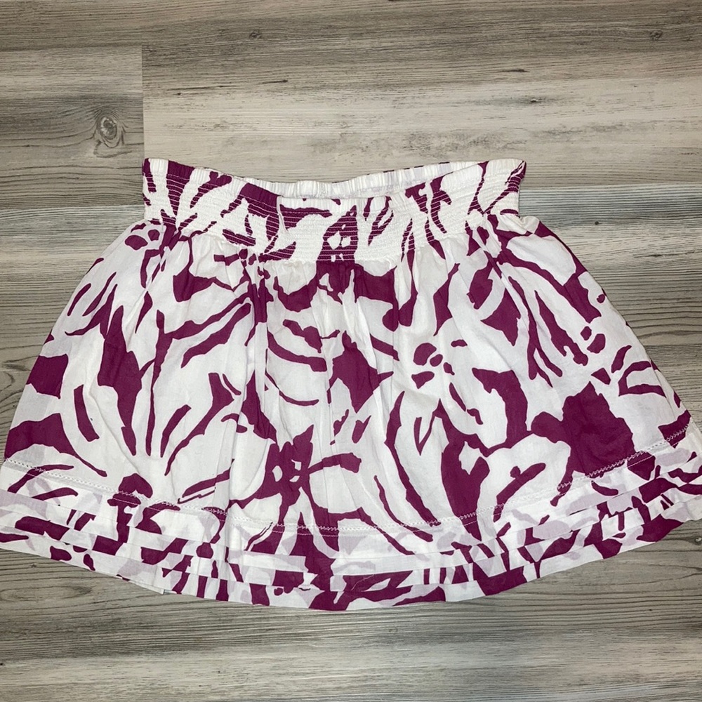 White and maroon floral print skirt